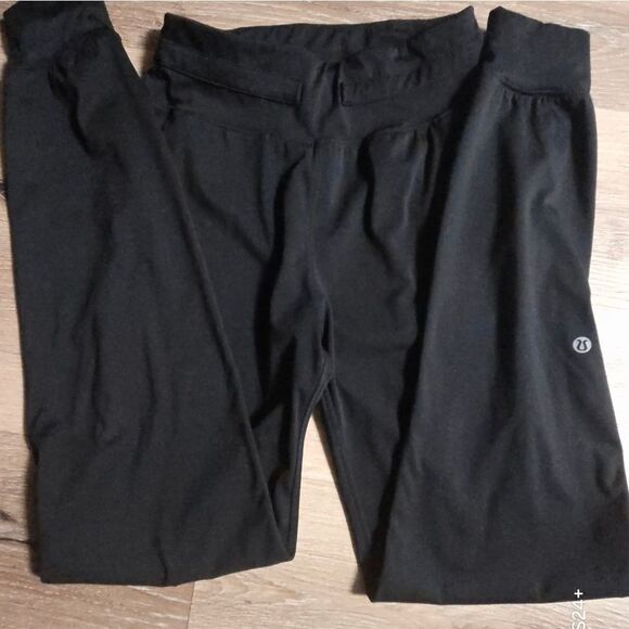 Lululemons Women's Black Jogger Pants - Picture 7 of 11